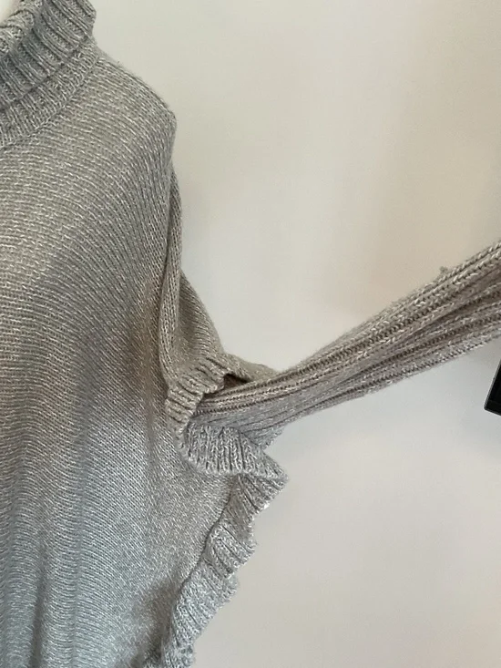 💐Ardene Turtleneck Poncho w Sleeves and Ruffled Hem - Picture 4 of 4